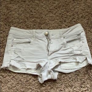 White American Eagle shorts